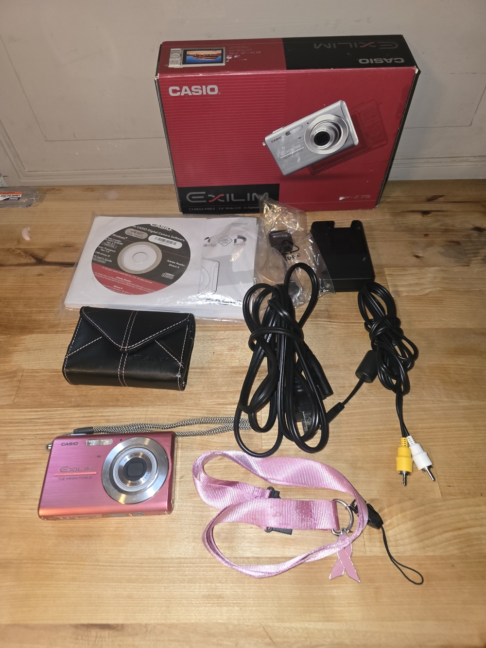 Casio EXILIM EX-Z75 Pink 7.2 MP Digital Camera